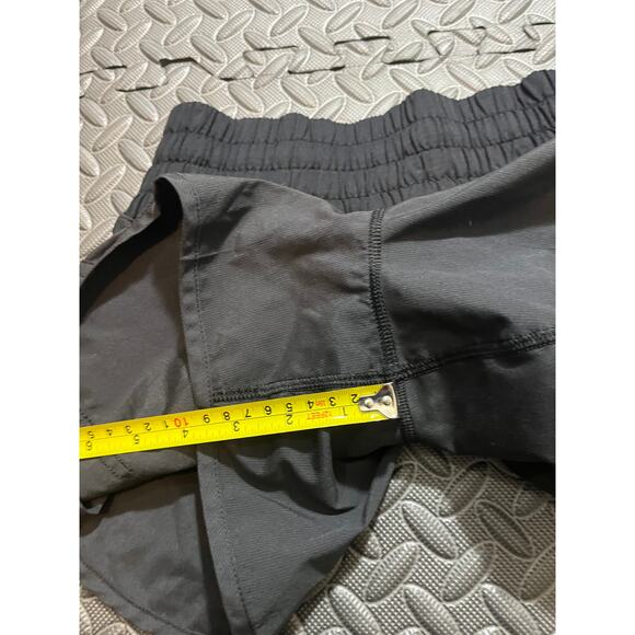 Lululemon Womens Tracker Low-Rise Shorts 4" Black Size 6 Athletic Yoga Running - Picture 7 of 8